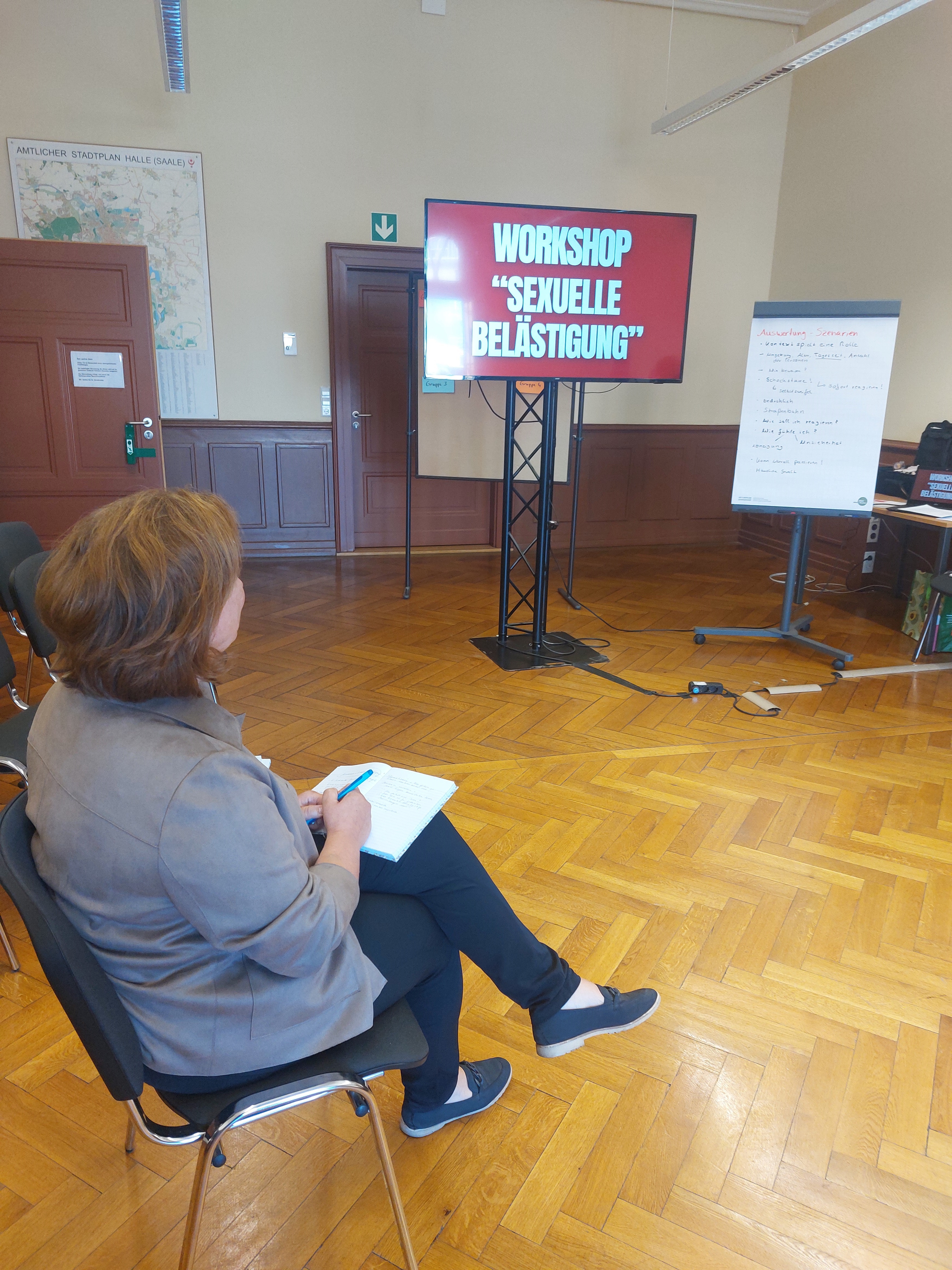 Frau Schwätzer beim Workshop sexuelle Belästigung